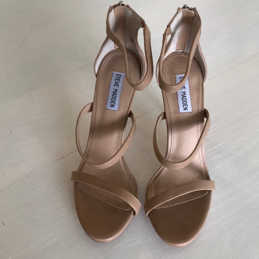 Steve Madden Tan heels